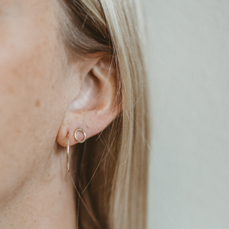 Circle stud earrings (small)