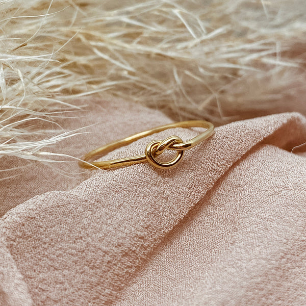 Knot ring