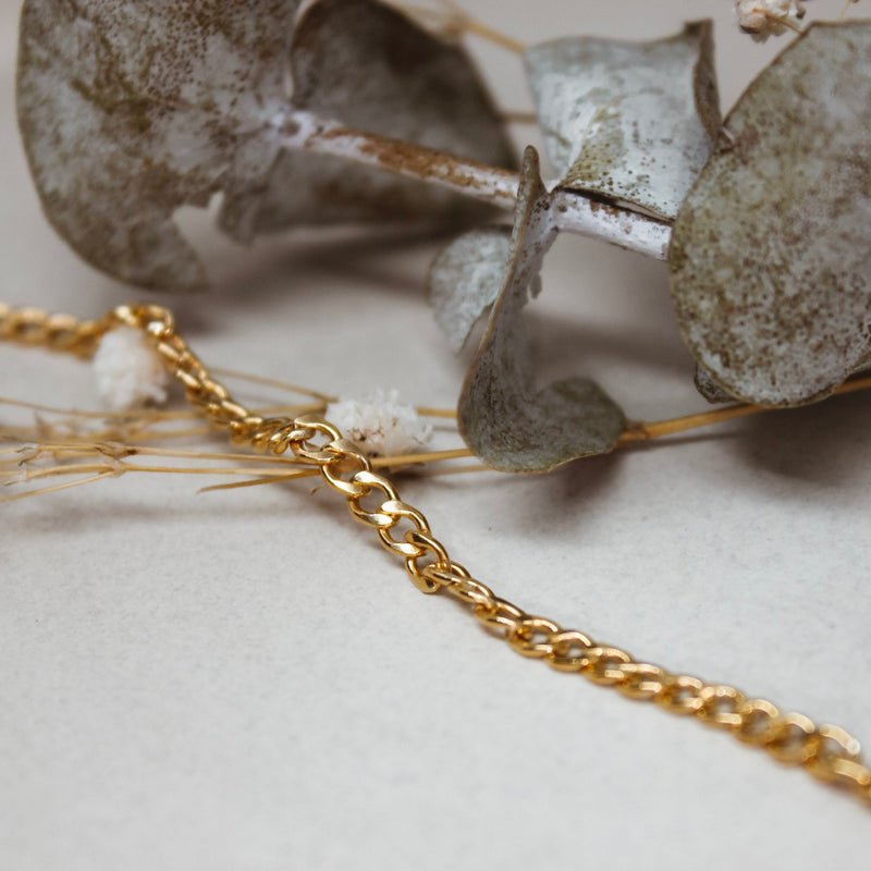 Large curb chain bracelet