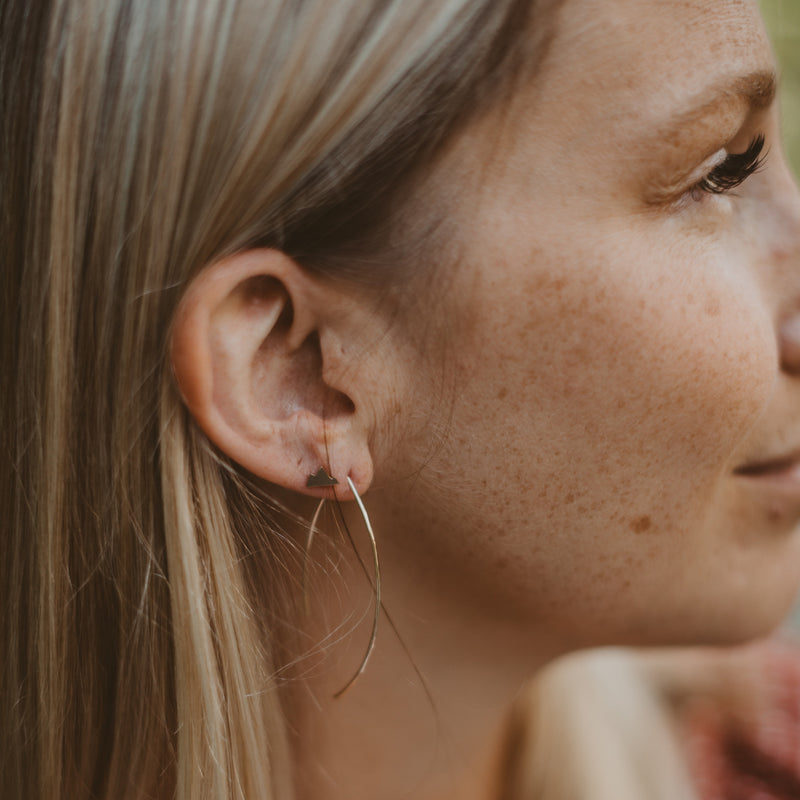 Curve threader earrings