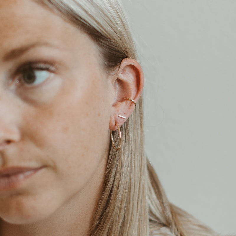 Medium hoop earrings